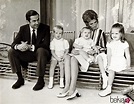 Constantino y Ana María de Grecia con sus hijos Alexia, Pablo y Nicolás cuando eran pequeños ...