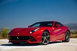 Video: Ferrari F12 Berlinetta 2014 - Autos Terra Motor Trend