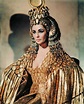 Dressing up as Cleopatra – Elizabeth Taylor (1963) | BEGUILING HOLLYWOOD