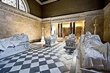 Crypts in the Mausoleum at Charlottenburg Palace in Berlin ...