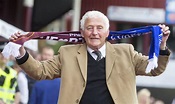 Hearts and Everton legend 'The Golden Vision' Alex Young dies aged 80 ...