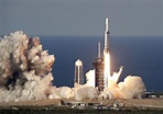 SpaceX launches mega rocket, lands all 3 boosters | Inquirer Technology
