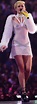 El revelador vestido transparente de Miley Cyrus... sin sujetador