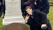 Grant Gustin Next To Oliver Queen's Grave | Know Your Meme