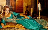 La “Sultana Hürrem” desata ola de elogios con sus espectaculares looks ...