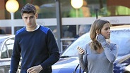 Álvaro Morata disfruta de un paseo con su novia María Pombo tras vencer ...