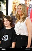 Lisa Kudrow y su hijo Julian Murray Los Angeles estreno de "Bandslam ...
