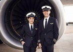 Pilotos da Australiana Qantas Airways com novos uniformes