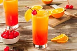 8 Cocktail Rezepte für beliebte und erfrischende Sommercocktails - WOMZ