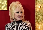 Dolly Parton, 77, Rocks Itty-Bitty Dallas Cowboys Cheerleader Outfit ...