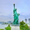 Statue of Liberty in Odaiba Tokyo. Lady Liberty overlooks the Tokyo Bar ...