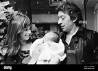 Jane Birkin & Serge Gainsbourg, con su nueva hija, Charlotte Lucy ...