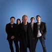 New Order presentan una canción inédita, "Drop the Guitar" - Dirty Rock ...