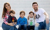 ¡La familia al completo! Así posa Leo Messi y su mujer Antonela ...