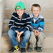 Zwei Brüder stockfoto. Bild von jeans, kind, konzept - 31899860