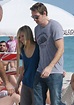 Televisionista: StarPix: Kristen Bell & Boyfriend in Miami