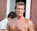 Roger Moore Biography - Facts, Childhood, Family Life & Achievements