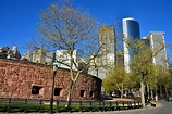 Castle Clinton in Battery Park and Skyline in New York City, New York ...