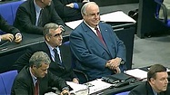 Nachruf : Helmut Kohl inmitten der CDU-Spendenaffäre - Video - WELT