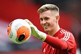 Manchester United's Dean Henderson signs long-term contract