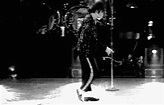 7 mesmerising GIFs that prove Michael Jackson was an incredible dancer