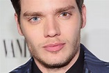 Dominic Sherwood – biography, photo, wikis, age, personal life, height ...
