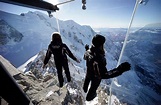 Un "pas dans le vide" au-dessus des Alpes : l'incroyable cage de verre ...