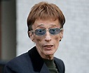Robin Gibb Biography - Facts, Childhood, Family Life & Achievements