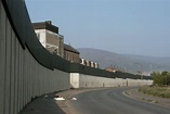 CAIN: Photograph - Belfast, peace line, peace line1