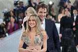 Robert Pattinson e Suki Waterhouse. A estreia na Met Gala como casal ...