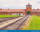 OSWIECIM, POLEN - 17. AUGUST 2014: Haupttor Des Konzentrationslagers in ...