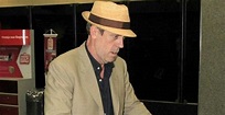 Hugh Laurie, o Dr. House, chega ao Brasil para shows