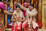 Hindu Wedding Ceremony In Indonesia Balinese Procession Dienstenaanbod ...