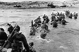 D-Day landings: Powerful photos of Allied troops storming Normandy ...