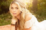 Country singer-Songwriter, Sandra Lynn, debuts music video for holiday ...