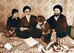 Ayatollah Khomeini, his son Ahmad and grandchildren | Galería de Arte ...