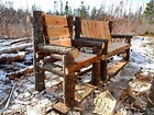 troncobanco-construido-con-troncos-y-palets-1 | Log chairs, Rustic ...