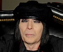 Mick Mars Biography - Facts, Childhood, Family Life & Achievements
