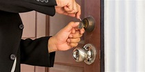 How To Fix A Locked Door That Won't Open - 2023 Guide - EDM Chicago