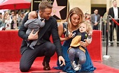 Ryan Reynolds devela su estrella junto a su familia