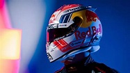 Verstappen y Checo presentan sus cascos para 2023