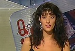 LINDA LORENZI una delle più sexi anni 80 qui con curiosità e belle FOTO