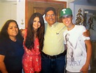Selena Gomez al lado de Justin Bieber y de sus abuelos paternos. Selena ...