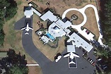 John Travolta's House Is A Functional Airport With 2 Runways For His ...