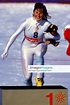 Marina Kiehl (BRD) erklimmt nach ihrem Olympiasieg im Abfahrtslauf den ...