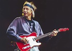 Guitar Legends: Mark Knopfler – the guitarist with inimitable touch ...