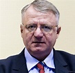 Vojislav Šešelj sa odmieta vrátiť do Haagu