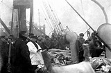 Photo show Titanic victims' burial - Liverpool Echo