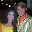 Bobbie Gentry and Glen Campbell’s Romantic Duet of “Let It Be Me ...