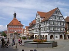 Schorndorf, Marktplatz mit Rathaus von 1726 (01.06.2008) - Staedte-fotos.de